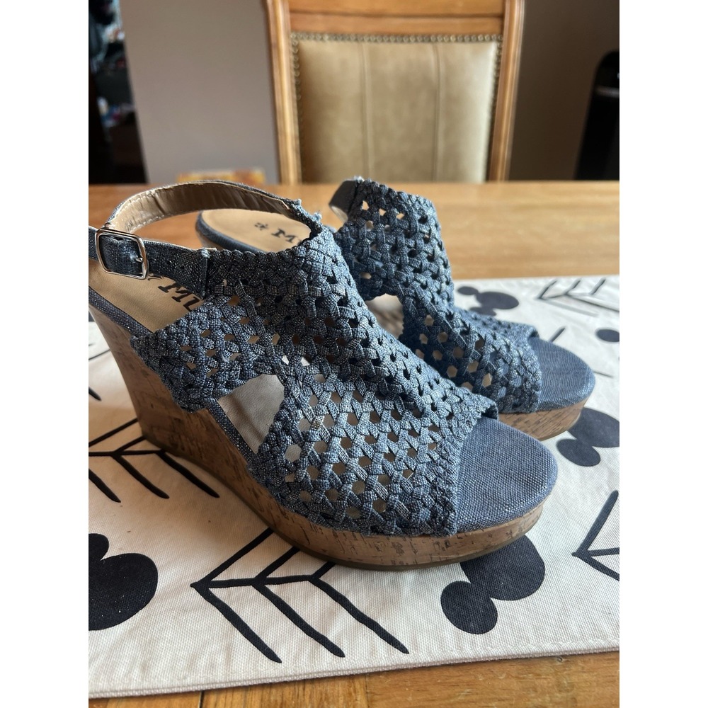 Mudd Open toe Platform Wedge Sandals Size 7.5 Great Condition Blue Jean color